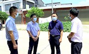 陈德：落实基层防控责任 织牢乡村疫情防控网