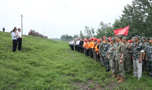 安乡：应急演练砺精兵 筑牢防汛“安全堤”