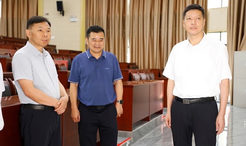 县委、县政府主要领导调研高考工作