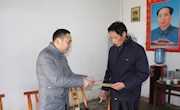 唐海芳慰问病困户邓双富