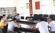 唐海芳：到点村督导扶贫工作