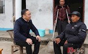 唐海芳走访慰问困难群众