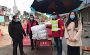 党员亮身份 游子恋家乡